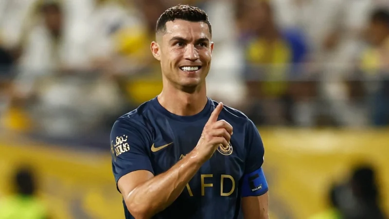 Ronaldo thuộc vị trí thứ 1 trong top 5 cầu thủ đánh đầu hay nhất